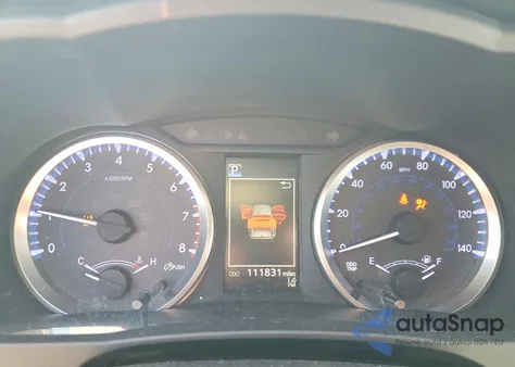 2018 Toyota Highlander Le z USA, uszkodzony, nr VIN 5TDZZRFH2JS260736